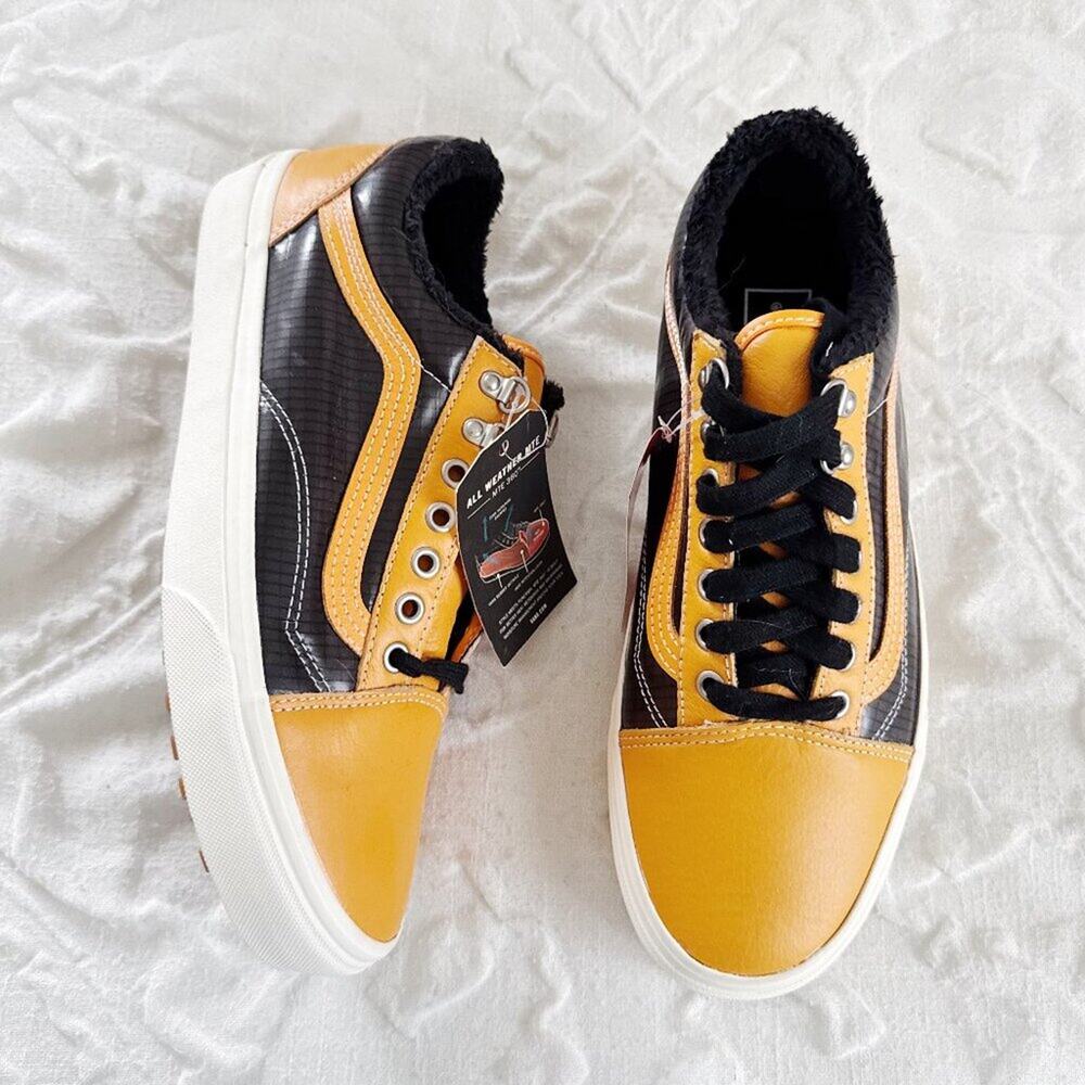 Vans Old Skool MTE sneakers in black/orange Mens Size 9 New